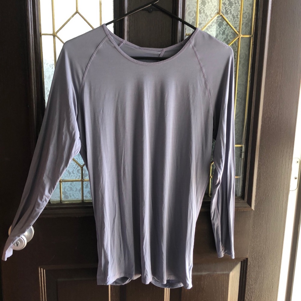 Lululemon workout shirt